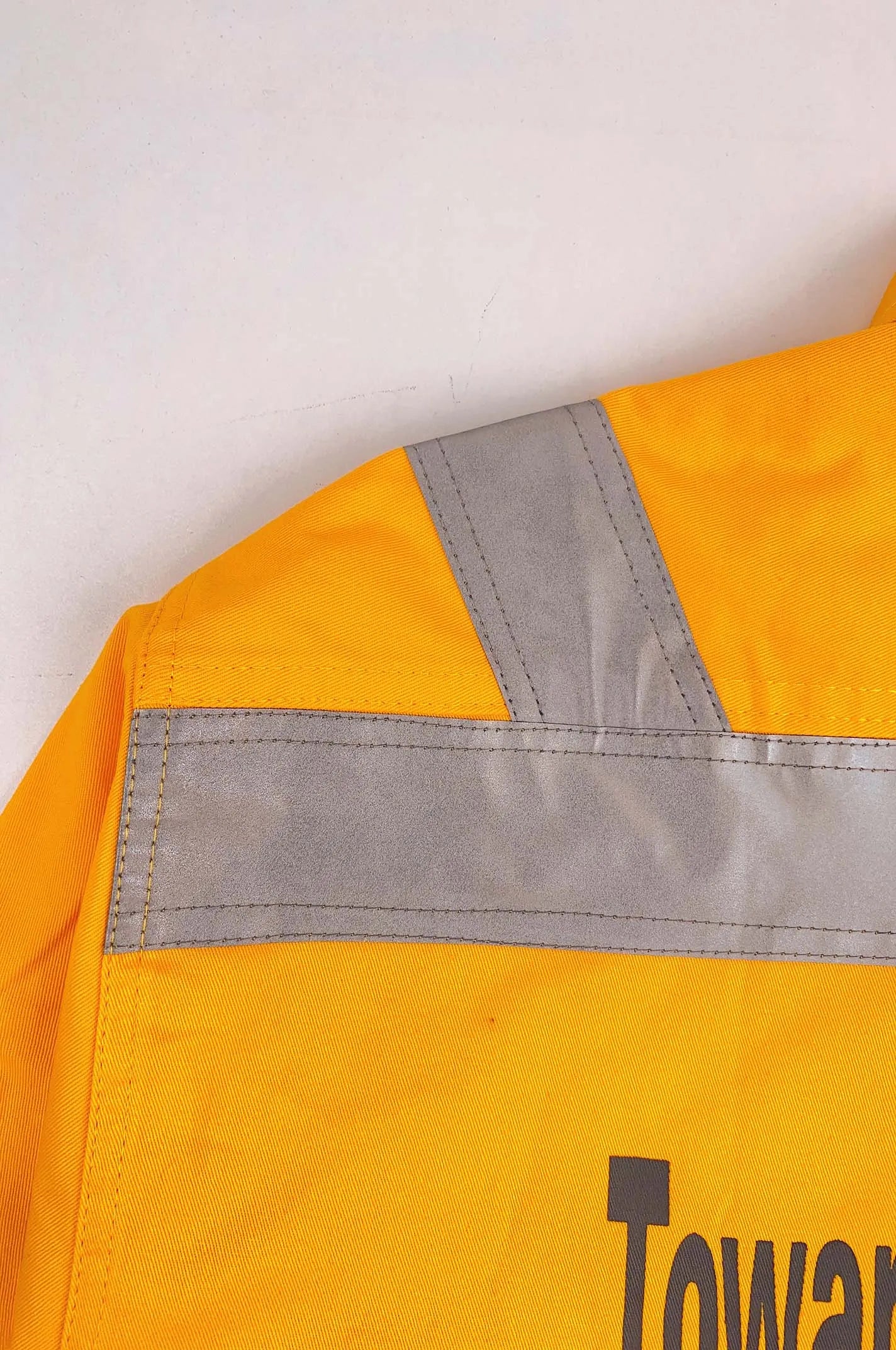 D374 製作翻領反光條雨褸 澳門 口袋橙色工程 工業外套制服供應商