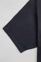 Carregar imagem no visualizador da galeria, 設計黑色純色男裝T恤      訂製印花logo男裝T恤  T1106
