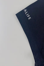 Carregar imagem no visualizador da galeria, 製造短袖女裝黑色V領T恤  時尚設計燙鑽款式    T1115
