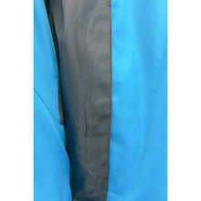 將圖片載入圖庫檢視器 J917 訂做撞色防水風褸 設計絲印綠色LOGO 袖扣魔術貼設計 拉鏈設計 風褸外套工廠
