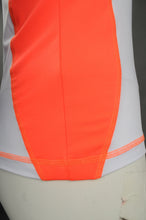 將圖片載入圖庫檢視器 W206 大量訂製功能性運動衫款式 設計蝦蘇線款功能性運動衫 香港 爬龍舟 比賽衫 緊身 高彈力功能性運動衫製造商 白色
