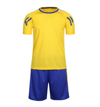 將圖片載入圖庫檢視器 訂製休閒足球服  個人設計速乾足球服短袖套裝中心  GB1-708

